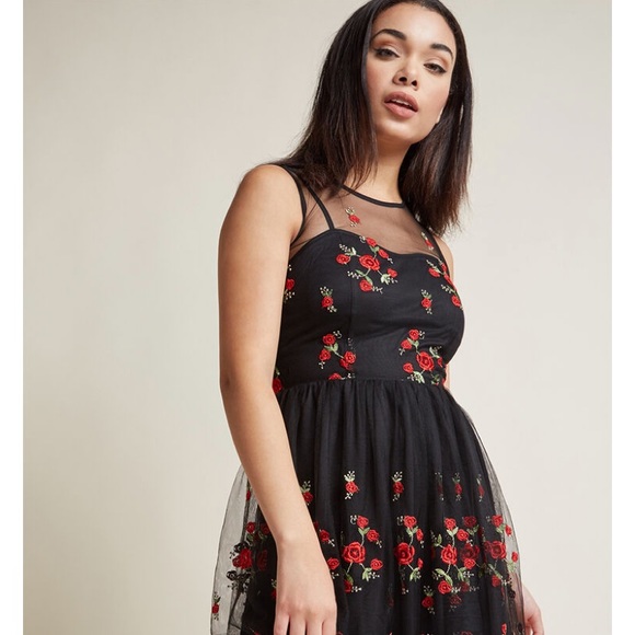 Floral black and red Party Perfect Dress - Picture 2 of 4